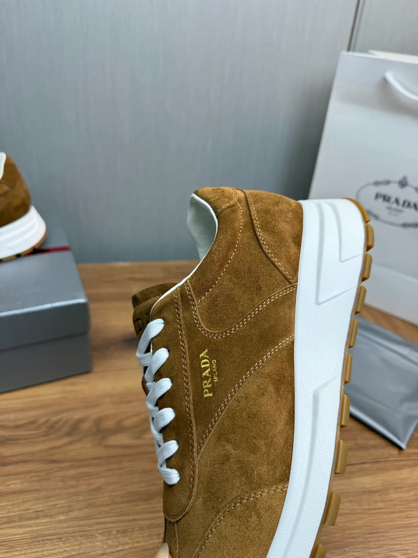Men's shoes 💰580💰 [PRADA] Hot-selling men's shoes shipped 👏Official website synchronized ⬆️ Original cowhide fabric + cowhide lining, cowhide feet 🐮 1:1 shipment ✔️Original original sole, 38-45 (45. Customized, non-refundable)